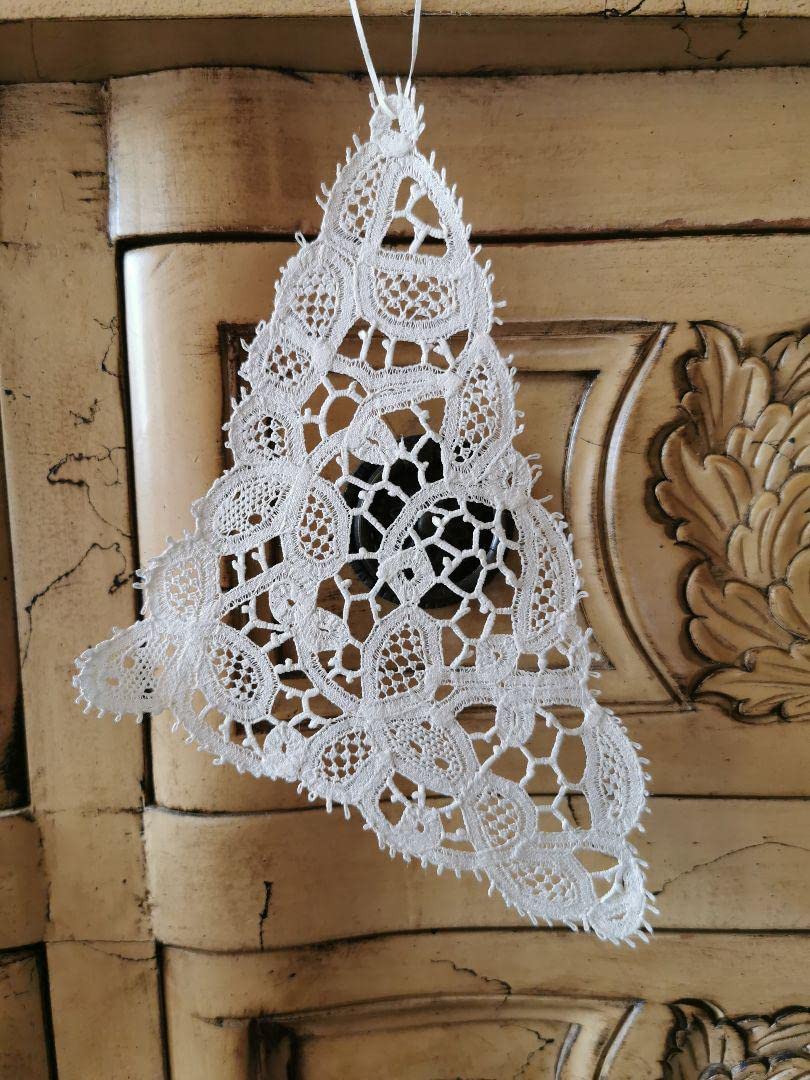 アンティーク ボビンレース刺繍ドイリー ベルギー 三つ葉☘トライアングルマット Amazon.co.jp: アンティーク ボビンレース刺繍ドイリー ベルギー